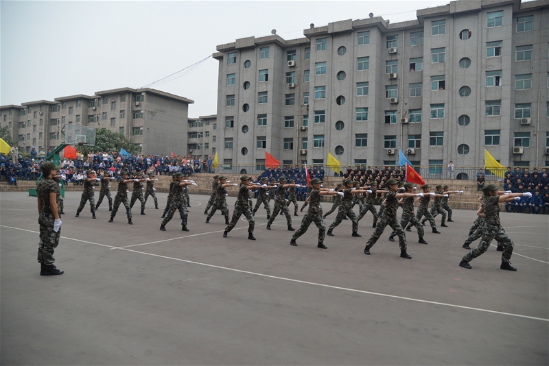 全員軍訓拉序幕五化管理奠基礎